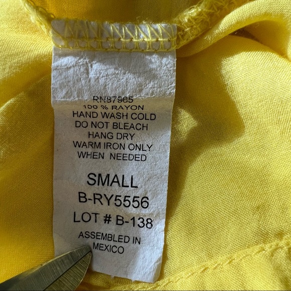 - Elan Bright Yellow Beach Cover Up - Picture 6 of 9